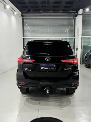 TOYOTA-HILUX SW4-2024