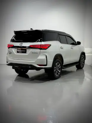 TOYOTA-HILUX SW4-2022