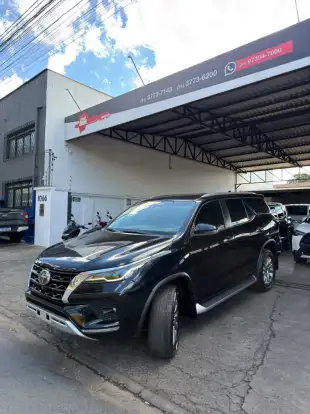 TOYOTA-HILUX SW4-2023