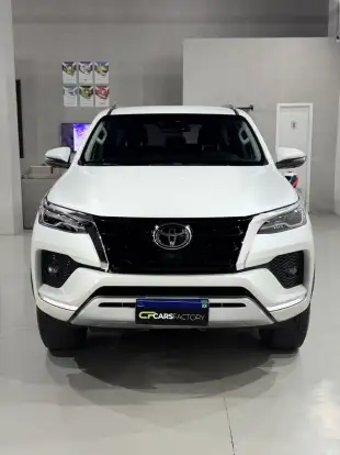 TOYOTA-HILUX SW4-2023