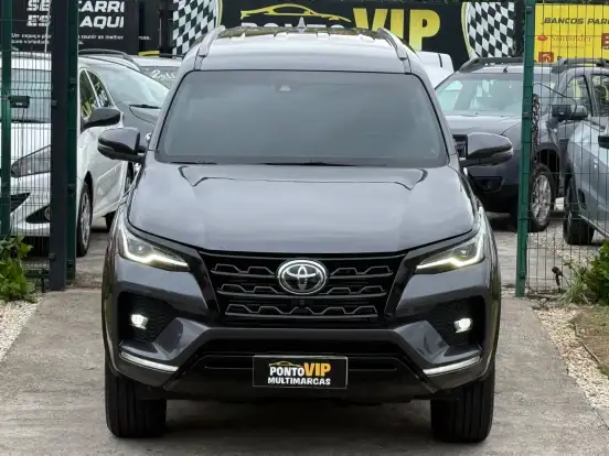 TOYOTA-HILUX SW4-2.8 D-4D TURBO DIESEL SRX 7L 4X4 AUTOMÁTICO TOYOTA-HILUX SW4-2024