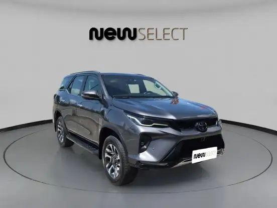 TOYOTA-HILUX SW4-2024