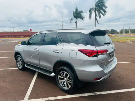 TOYOTA-HILUX SW4-2020