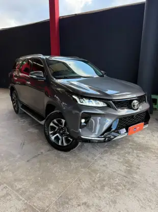 TOYOTA-HILUX SW4-2017