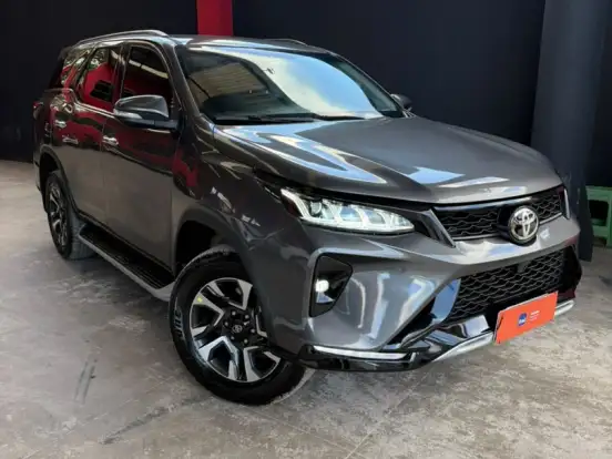 TOYOTA-HILUX SW4-2.8 SRX 4X4 16V TURBO INTERCOOLER DIESEL 4P AUTOMÁTICO TOYOTA-HILUX SW4-2017