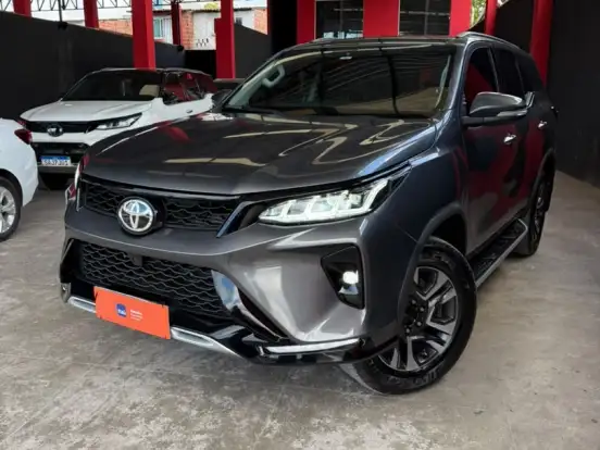 TOYOTA-HILUX SW4-2.8 SRX 4X4 16V TURBO INTERCOOLER DIESEL 4P AUTOMÁTICO TOYOTA-HILUX SW4-2017