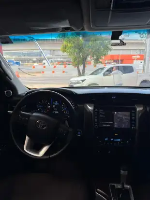 TOYOTA-HILUX SW4-2017