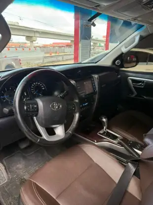 TOYOTA-HILUX SW4-2017