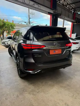 TOYOTA-HILUX SW4-2017