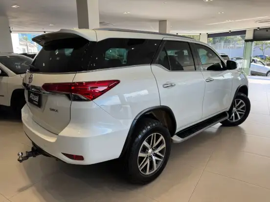 TOYOTA-HILUX SW4-2018