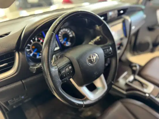 TOYOTA-HILUX SW4-2.8 SRX 4X4 16V TURBO INTERCOOLER DIESEL 4P AUTOMÁTICO TOYOTA-HILUX SW4-2018