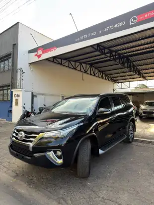 TOYOTA-HILUX SW4-2.8 SRX 4X4 7 LUGARES 16V TURBO INTERCOOLER DIESEL 4P AUTOMÁTICO TOYOTA-HILUX SW4-2016