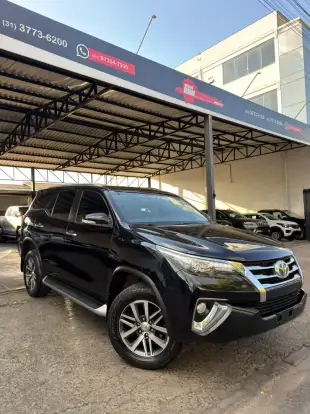 TOYOTA-HILUX SW4-2016