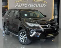TOYOTA HILUX SW4 2.8 SRX 4X4 7 LUGARES 16V TURBO INTERCOOLER DIESEL 4P AUTOMÁTICO TOYOTA HILUX SW4 2.8 SRX 4X4 7 LUGARES 16V TURBO INTERCOOLER DIESEL 4P AUTOMÁTICO