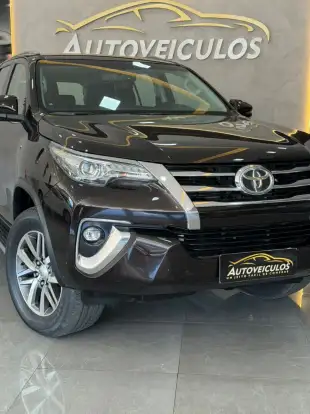 TOYOTA-HILUX SW4-2019