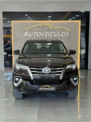 TOYOTA-HILUX SW4-2019