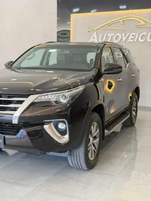 TOYOTA-HILUX SW4-2019