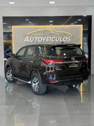 TOYOTA-HILUX SW4-2019