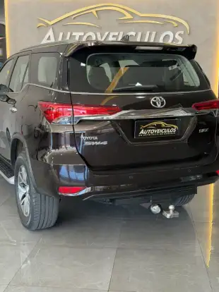 TOYOTA-HILUX SW4-2019