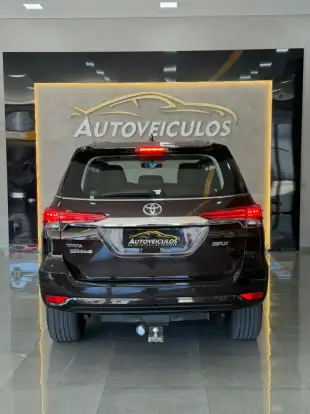 TOYOTA-HILUX SW4-2019