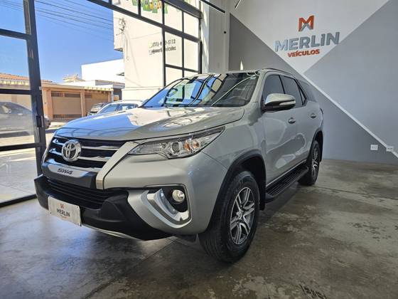 TOYOTA HILUX SW4 2.7 SR 4X2 16V FLEX 4P AUTOMÁTICO