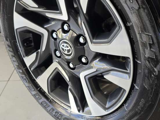 TOYOTA-HILUX SW4-2.8 D-4D TURBO DIESEL DIAMOND 7L 4X4 AUTOMÁTICO TOYOTA-HILUX SW4-2025