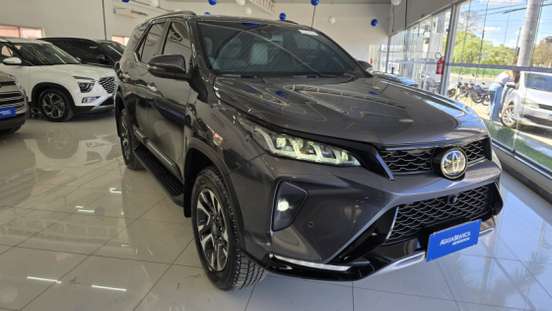 TOYOTA-HILUX SW4-2025
