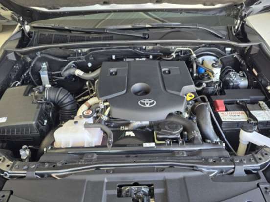 TOYOTA-HILUX SW4-2.8 D-4D TURBO DIESEL DIAMOND 7L 4X4 AUTOMÁTICO TOYOTA-HILUX SW4-2025