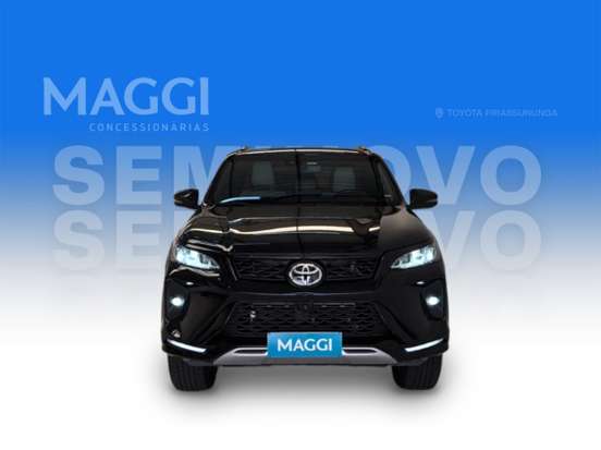 TOYOTA-HILUX SW4-2025