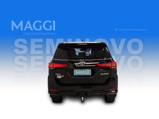 TOYOTA-HILUX SW4-2025