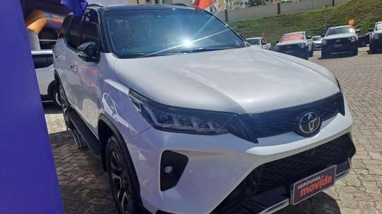 TOYOTA-HILUX SW4-2025