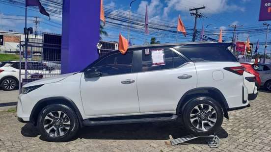 TOYOTA-HILUX SW4-2025