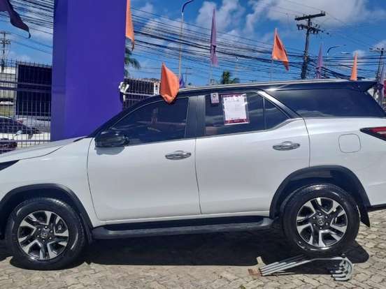 TOYOTA-HILUX SW4-2.8 D-4D TURBO DIESEL DIAMOND 7L 4X4 AUTOMÁTICO TOYOTA-HILUX SW4-2025