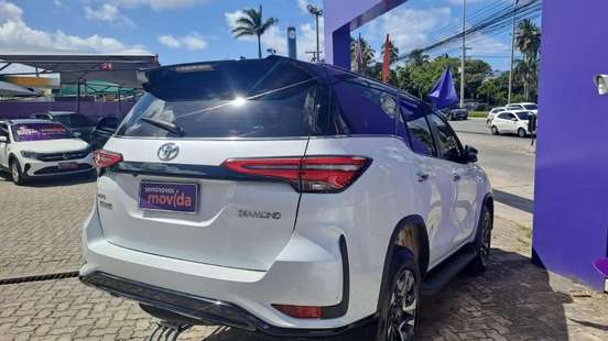 TOYOTA-HILUX SW4-2025