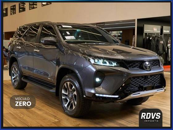 TOYOTA HILUX SW4 2.8 D-4D TURBO DIESEL DIAMOND 7L 4X4 AUTOMÁTICO