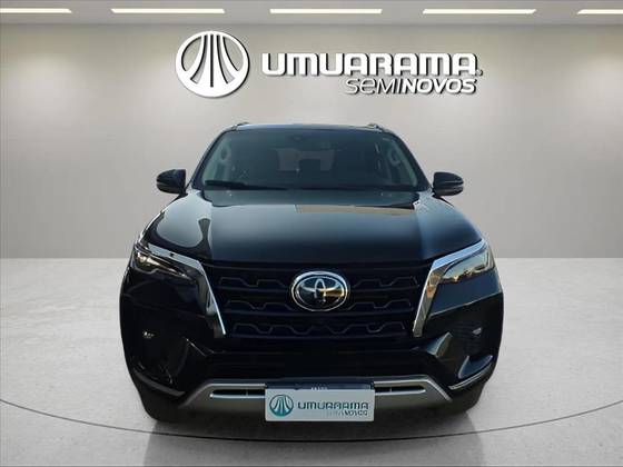 TOYOTA HILUX SW4 2.8 D-4D TURBO DIESEL SRX 7L 4X4 AUTOMÁTICO