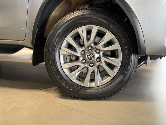TOYOTA-HILUX SW4-2022