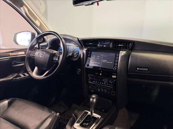 TOYOTA-HILUX SW4-2022
