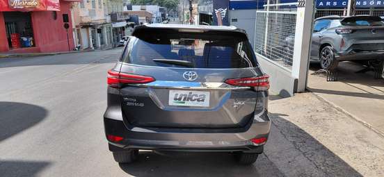 TOYOTA-HILUX SW4-2020