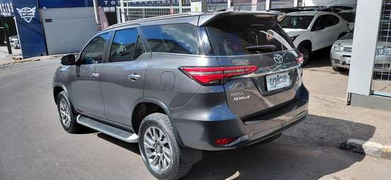 TOYOTA-HILUX SW4-2020