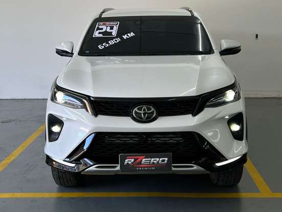 TOYOTA-HILUX SW4-2.8 D-4D TURBO DIESEL SRX PLATINUM 7L 4X4 AUTOMÁTICO TOYOTA-HILUX SW4-2024
