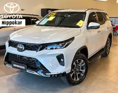 TOYOTA HILUX SW4 2.8 D-4D TURBO DIESEL SRX PLATINUM 7L 4X4 AUTOMÁTICO TOYOTA HILUX SW4 2.8 D-4D TURBO DIESEL SRX PLATINUM 7L 4X4 AUTOMÁTICO