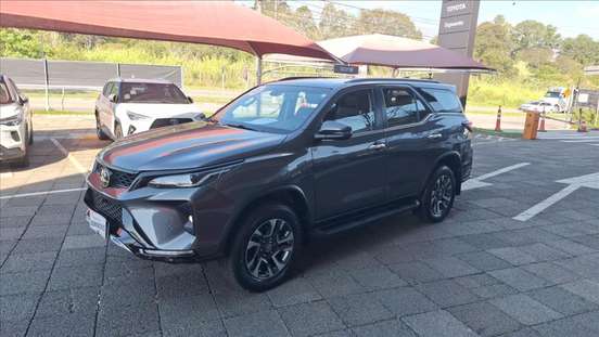 TOYOTA-HILUX SW4-2025