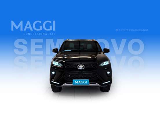TOYOTA-HILUX SW4-2.8 D-4D TURBO DIESEL SRX PLATINUM 7L 4X4 AUTOMÁTICO TOYOTA-HILUX SW4-2025