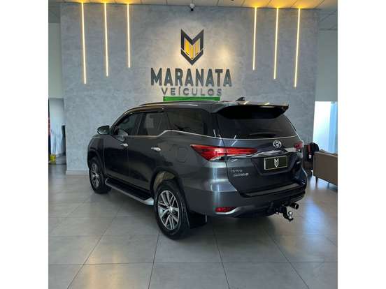 TOYOTA-HILUX SW4-2019