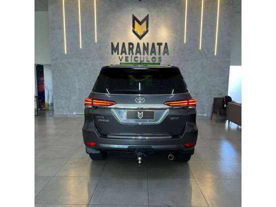 TOYOTA-HILUX SW4-2019