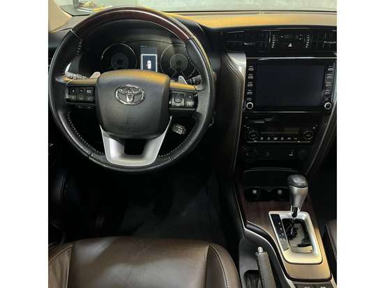 TOYOTA-HILUX SW4-2019