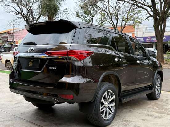 TOYOTA-HILUX SW4-2.8 SRX 4X4 16V TURBO INTERCOOLER DIESEL 4P AUTOMÁTICO TOYOTA-HILUX SW4-2016