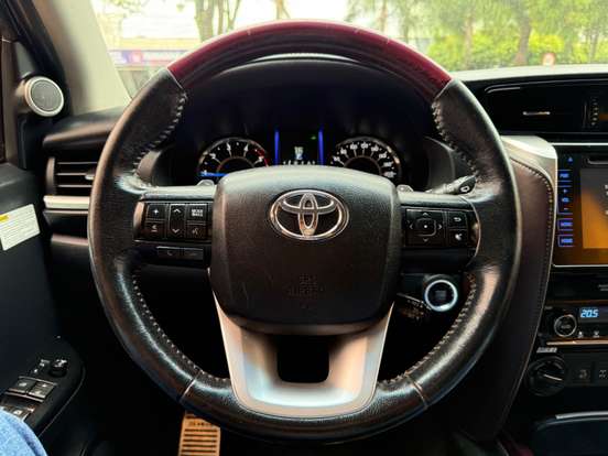 TOYOTA-HILUX SW4-2.8 SRX 4X4 16V TURBO INTERCOOLER DIESEL 4P AUTOMÁTICO TOYOTA-HILUX SW4-2016