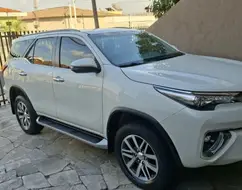 TOYOTA HILUX SW4 2.8 SRX 4X4 16V TURBO INTERCOOLER DIESEL 4P AUTOMÁTICO TOYOTA HILUX SW4 2.8 SRX 4X4 16V TURBO INTERCOOLER DIESEL 4P AUTOMÁTICO
